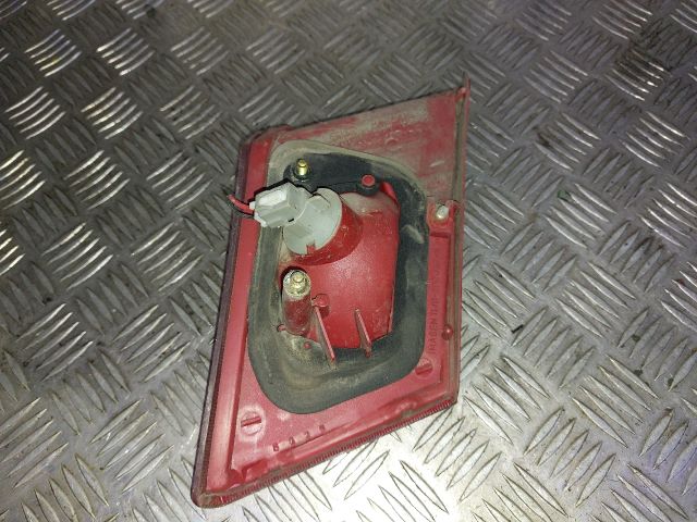 bontott MITSUBISHI LANCER Bal Belső Hátsó Lámpa