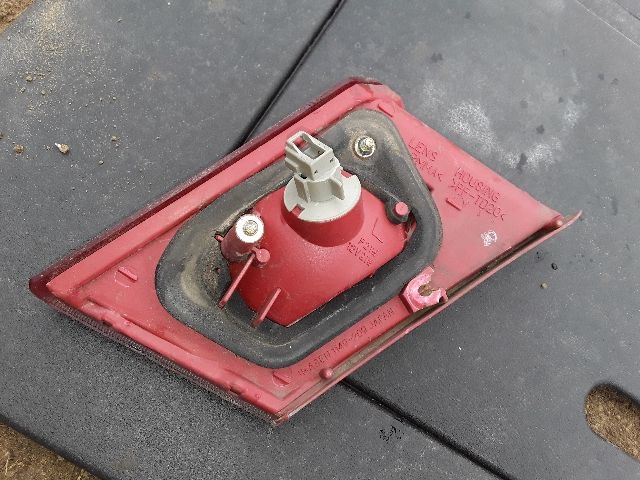 bontott MITSUBISHI LANCER Bal Belső Hátsó Lámpa