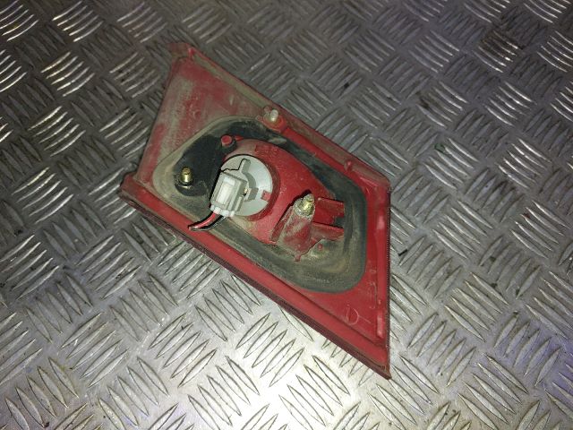 bontott MITSUBISHI LANCER Bal Belső Hátsó Lámpa