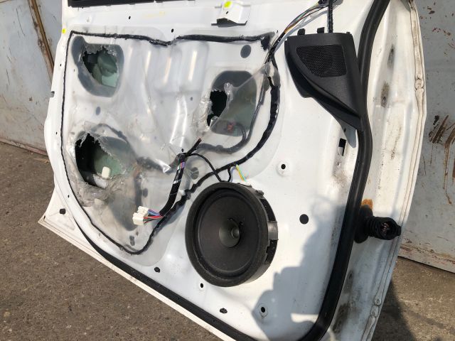 bontott MITSUBISHI LANCER Bal első Ajtó (Üres lemez)