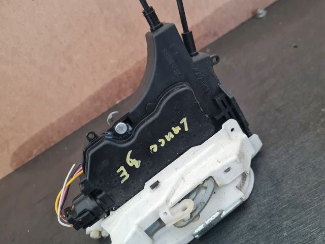 bontott MITSUBISHI LANCER Bal első Ajtózár