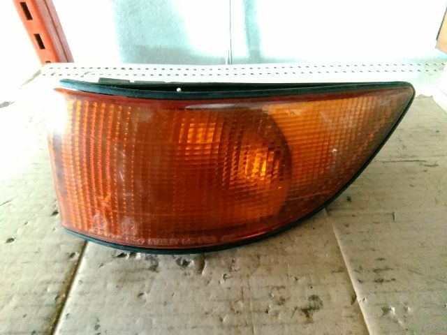 bontott MITSUBISHI LANCER Bal első Irányjelző