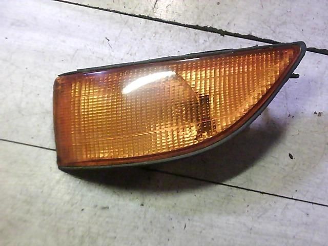 bontott MITSUBISHI LANCER Bal első Irányjelző