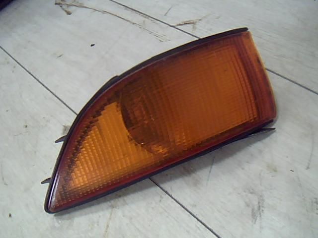 bontott MITSUBISHI LANCER Bal első Irányjelző