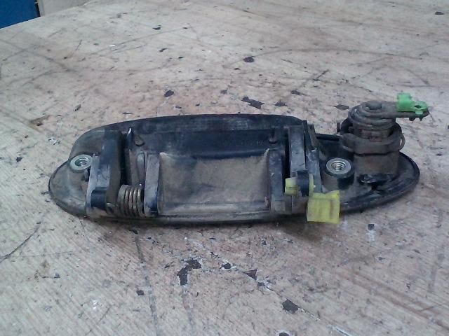 bontott MITSUBISHI LANCER Bal első Külső Kilincs