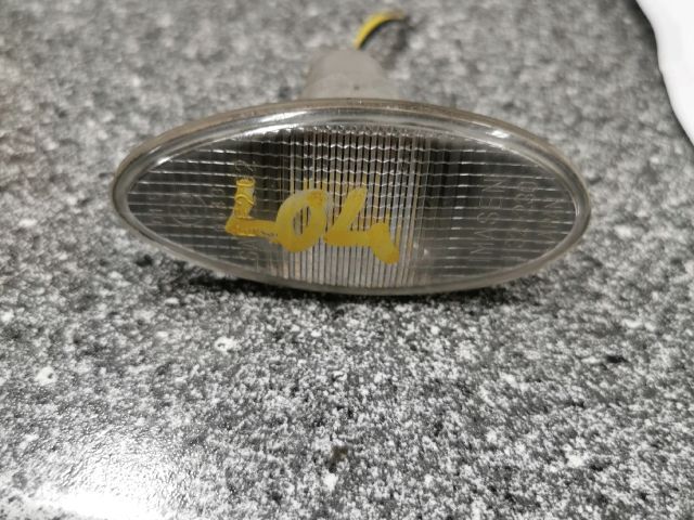 bontott MITSUBISHI LANCER Bal első Sárvédő Irányjelző