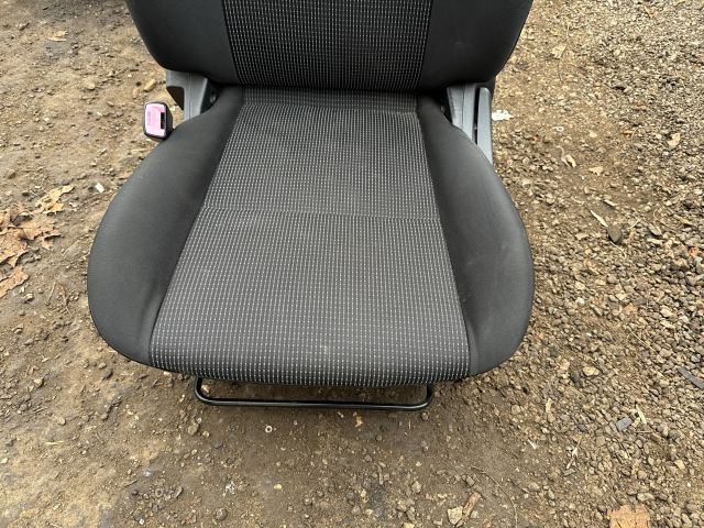 bontott MITSUBISHI LANCER Bal első Ülés