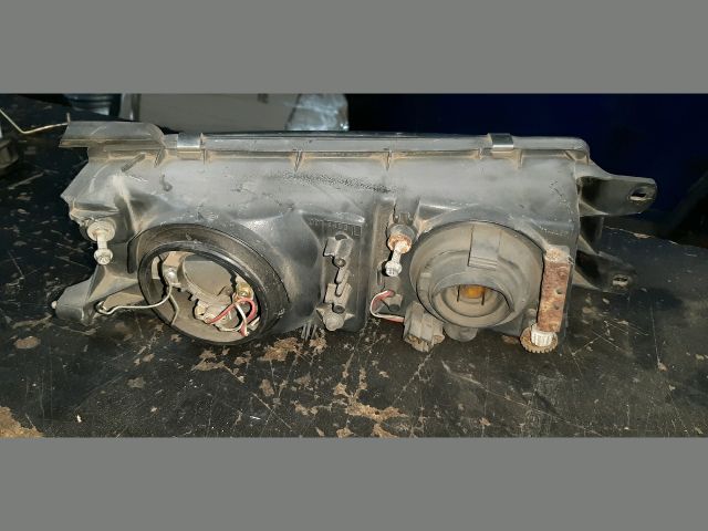 bontott MITSUBISHI LANCER Bal Fényszóró