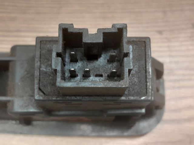 bontott MITSUBISHI LANCER Bal hátsó Ablakemelő Kapcsoló