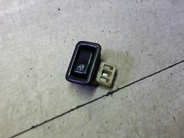 bontott MITSUBISHI LANCER Bal hátsó Ablakemelő Kapcsoló