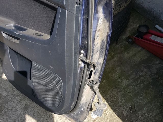 bontott MITSUBISHI LANCER Bal hátsó Ajtó (Részeivel)