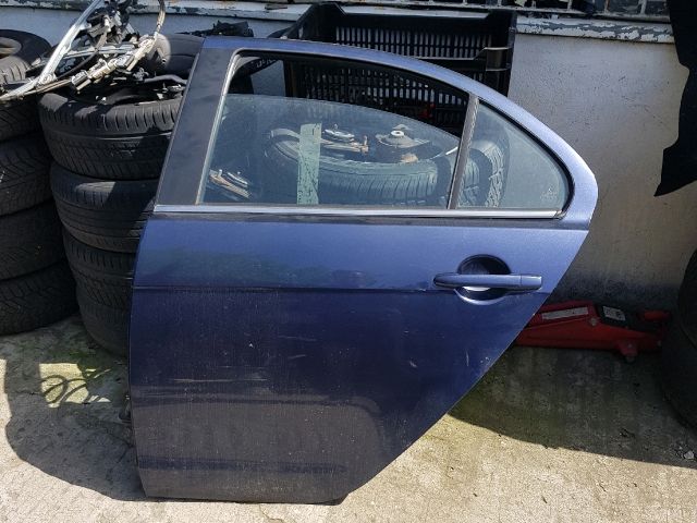 bontott MITSUBISHI LANCER Bal hátsó Ajtó (Részeivel)