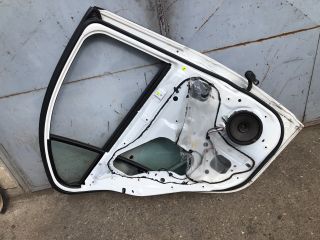 bontott MITSUBISHI LANCER Bal hátsó Ajtó (Üres lemez)