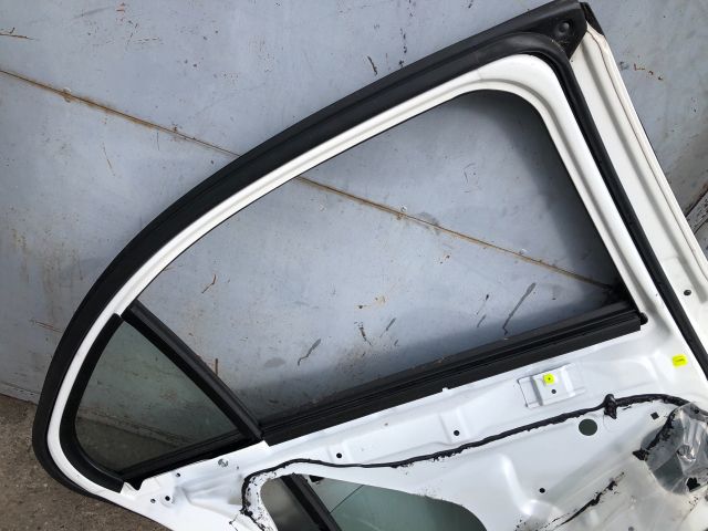 bontott MITSUBISHI LANCER Bal hátsó Ajtó (Üres lemez)