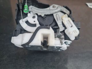 bontott MITSUBISHI LANCER Bal hátsó Ajtózár