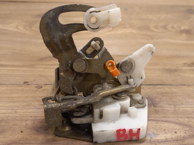 bontott MITSUBISHI LANCER Bal hátsó Ajtózár