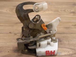 bontott MITSUBISHI LANCER Bal hátsó Ajtózár