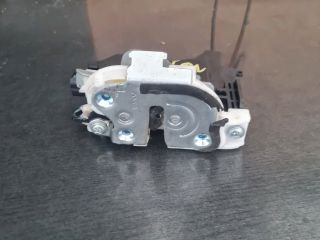 bontott MITSUBISHI LANCER Bal hátsó Ajtózár