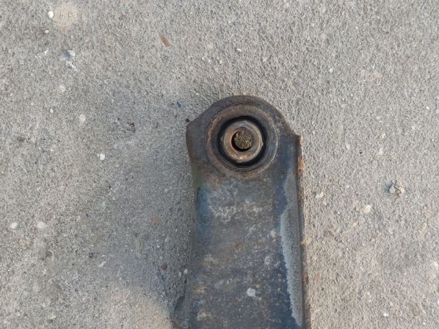 bontott MITSUBISHI LANCER Bal hátsó Alsó Lengőkar