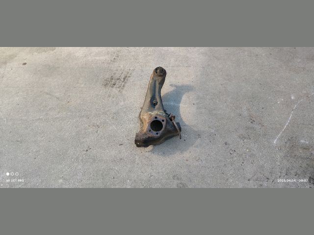 bontott MITSUBISHI LANCER Bal hátsó Alsó Lengőkar