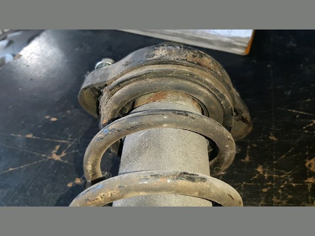 bontott MITSUBISHI LANCER Bal hátsó Gólyaláb (Lengécsillapító, Rugó)