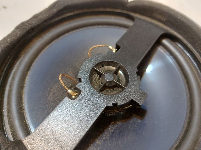 bontott MITSUBISHI LANCER Bal hátsó Hangszóró