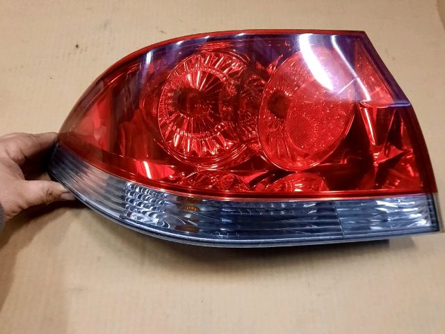 bontott MITSUBISHI LANCER Bal Hátsó Lámpa