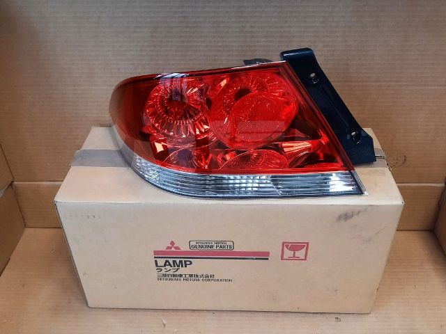 bontott MITSUBISHI LANCER Bal Hátsó Lámpa