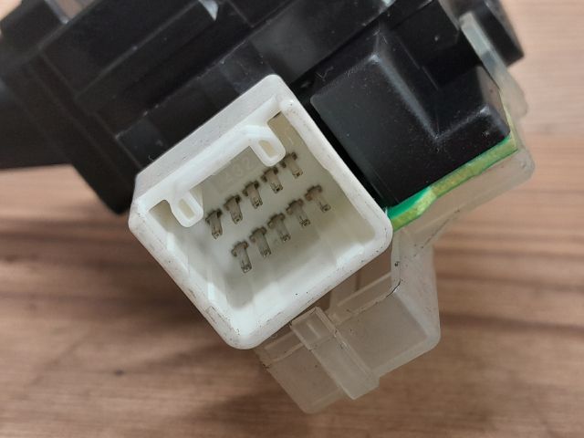 bontott MITSUBISHI LANCER Bal Kormánykapcsoló Irányjelző