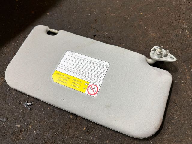 bontott MITSUBISHI LANCER Bal Napellenző