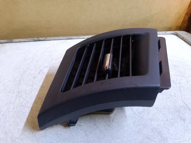 bontott MITSUBISHI LANCER Bal Szellőző