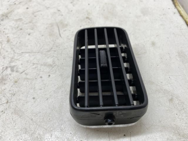 bontott MITSUBISHI LANCER Bal Szellőző