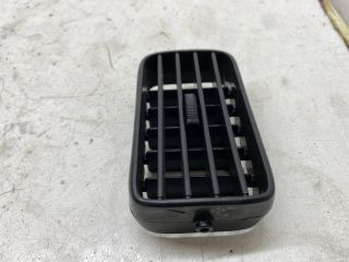 bontott MITSUBISHI LANCER Bal Szellőző