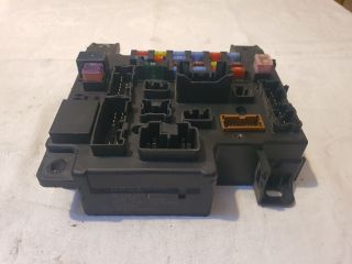 bontott MITSUBISHI LANCER Biztosítéktábla Utastér