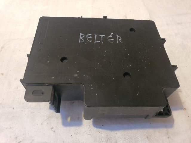 bontott MITSUBISHI LANCER Biztosítéktábla Utastér