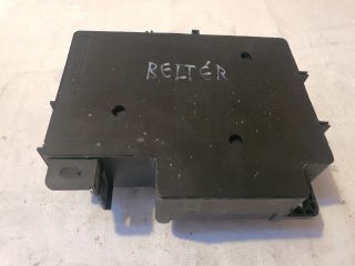 bontott MITSUBISHI LANCER Biztosítéktábla Utastér