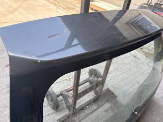 bontott MITSUBISHI LANCER Csomagtérajtó (Részeivel)