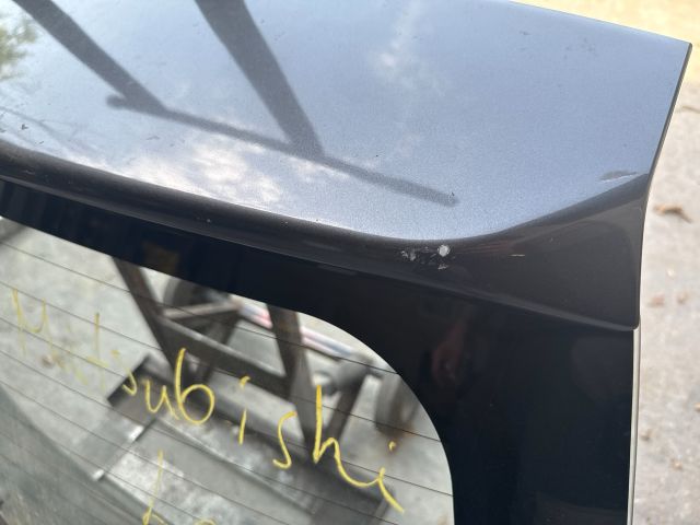 bontott MITSUBISHI LANCER Csomagtérajtó (Részeivel)