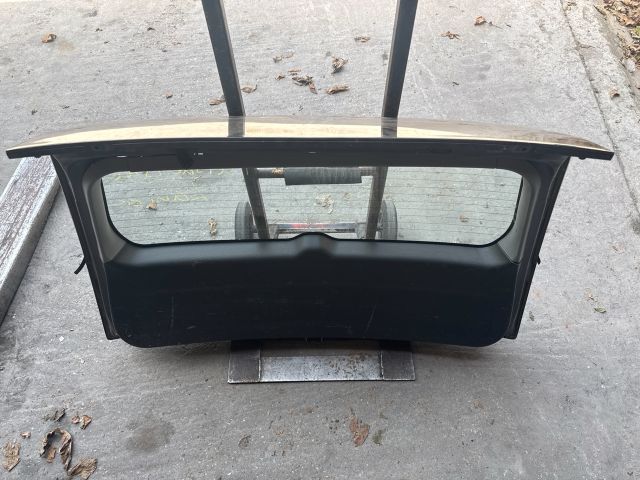 bontott MITSUBISHI LANCER Csomagtérajtó (Részeivel)