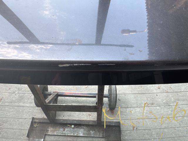 bontott MITSUBISHI LANCER Csomagtérajtó (Részeivel)