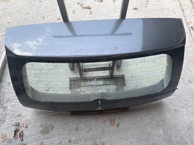 bontott MITSUBISHI LANCER Csomagtérajtó (Részeivel)