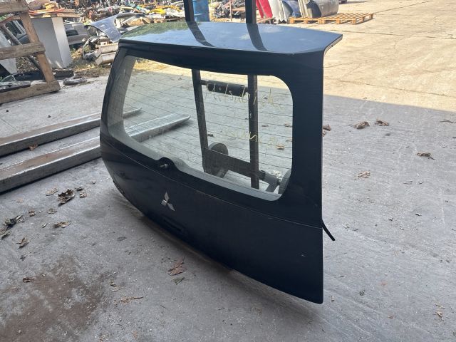 bontott MITSUBISHI LANCER Csomagtérajtó (Részeivel)