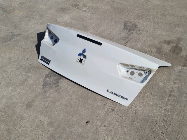 bontott MITSUBISHI LANCER Csomagtérajtó (Üres lemez)