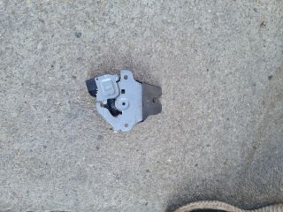 bontott MITSUBISHI LANCER Csomagtérajtó Zárszerkezet