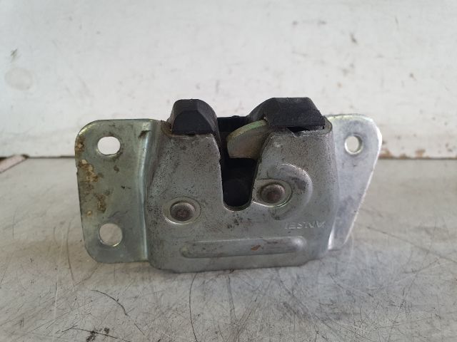 bontott MITSUBISHI LANCER Csomagtérajtó Zárszerkezet