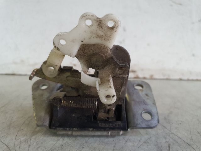 bontott MITSUBISHI LANCER Csomagtérajtó Zárszerkezet