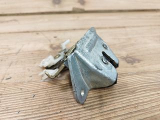 bontott MITSUBISHI LANCER Csomagtérajtó Zárszerkezet