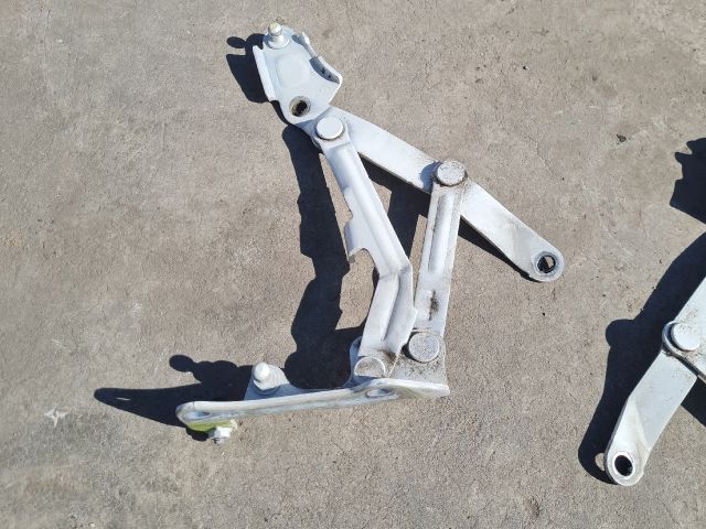 bontott MITSUBISHI LANCER Csomagtérajtó Zsanér