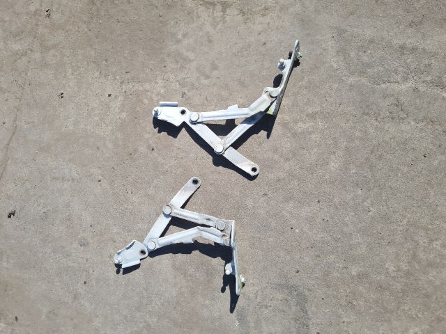 bontott MITSUBISHI LANCER Csomagtérajtó Zsanér