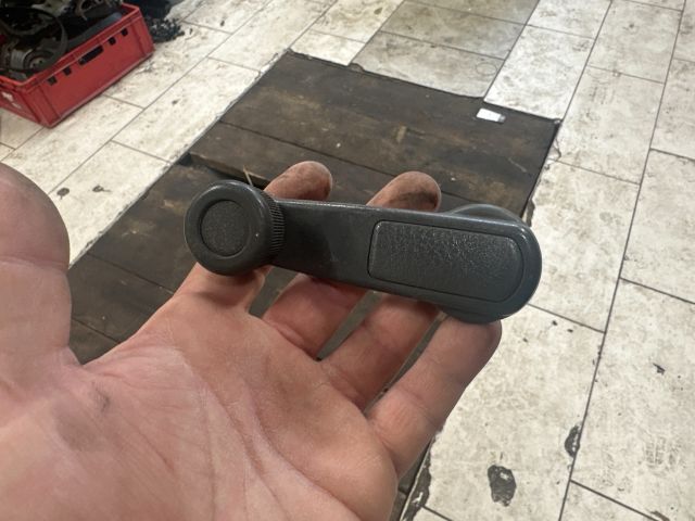 bontott MITSUBISHI LANCER Első Ablaktekerő Kar